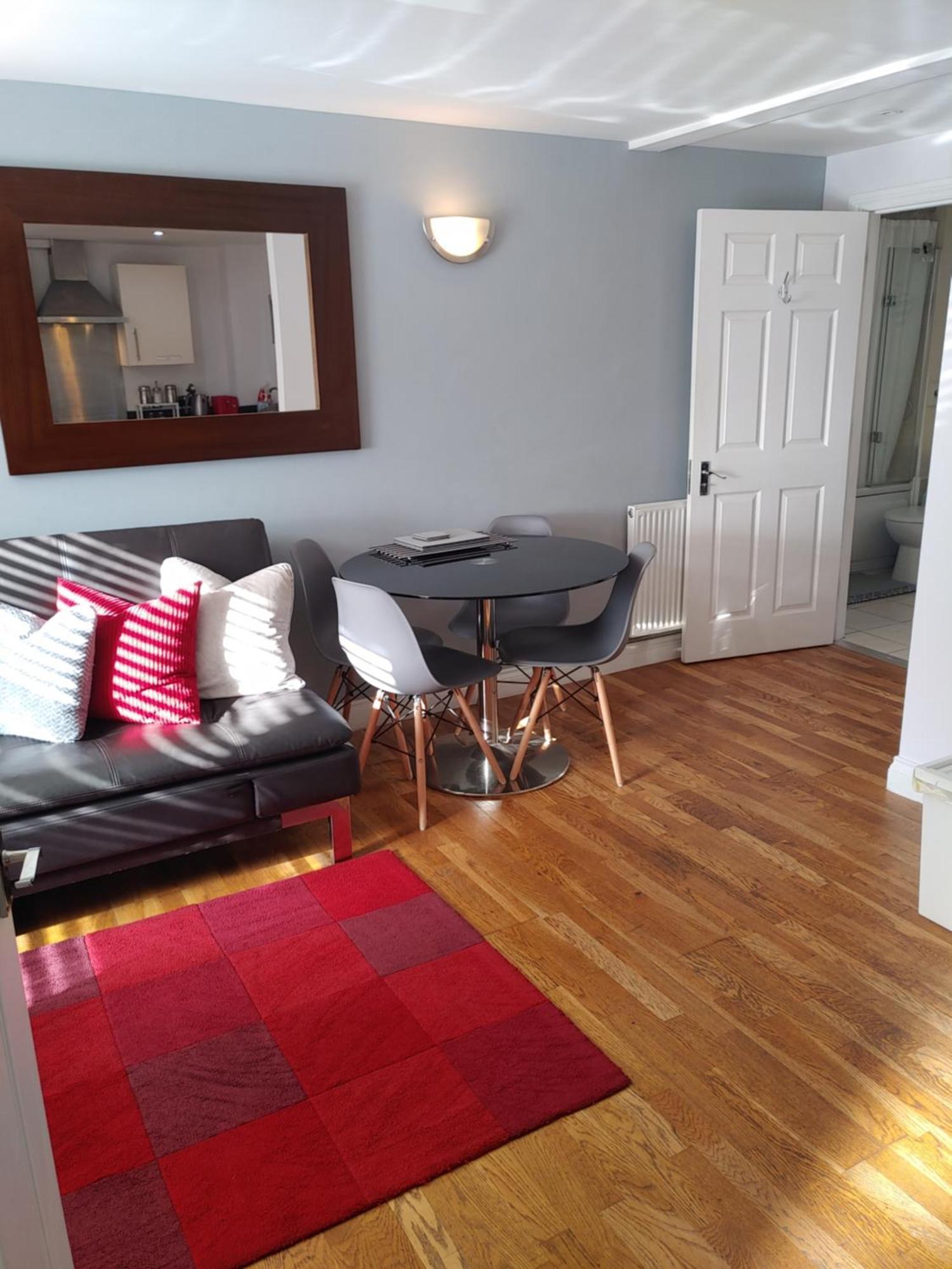 The Bath House Apartments - Free 1St Breakfast - Free Parking Exteriör bild