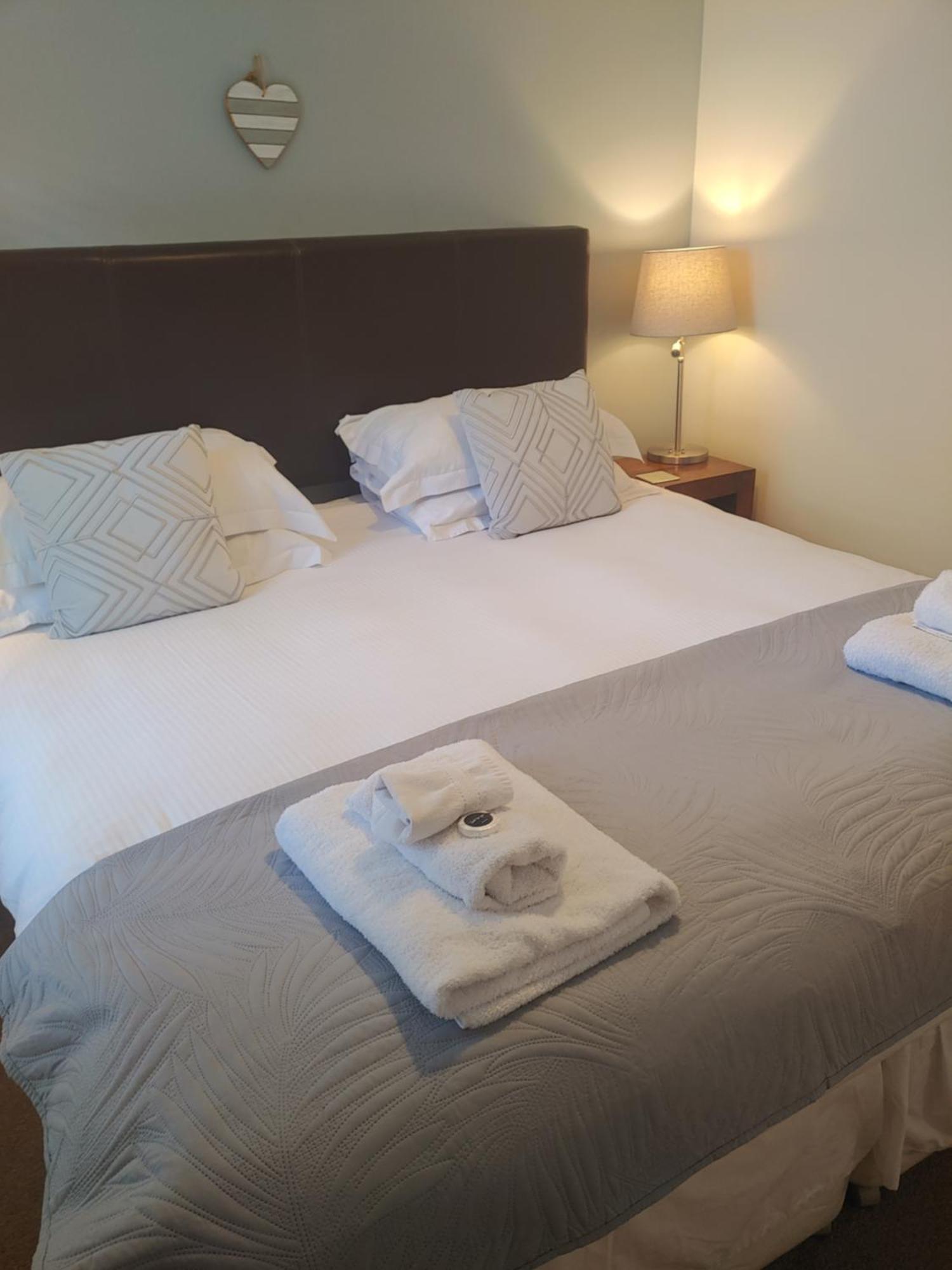 The Bath House Apartments - Free 1St Breakfast - Free Parking Rum bild