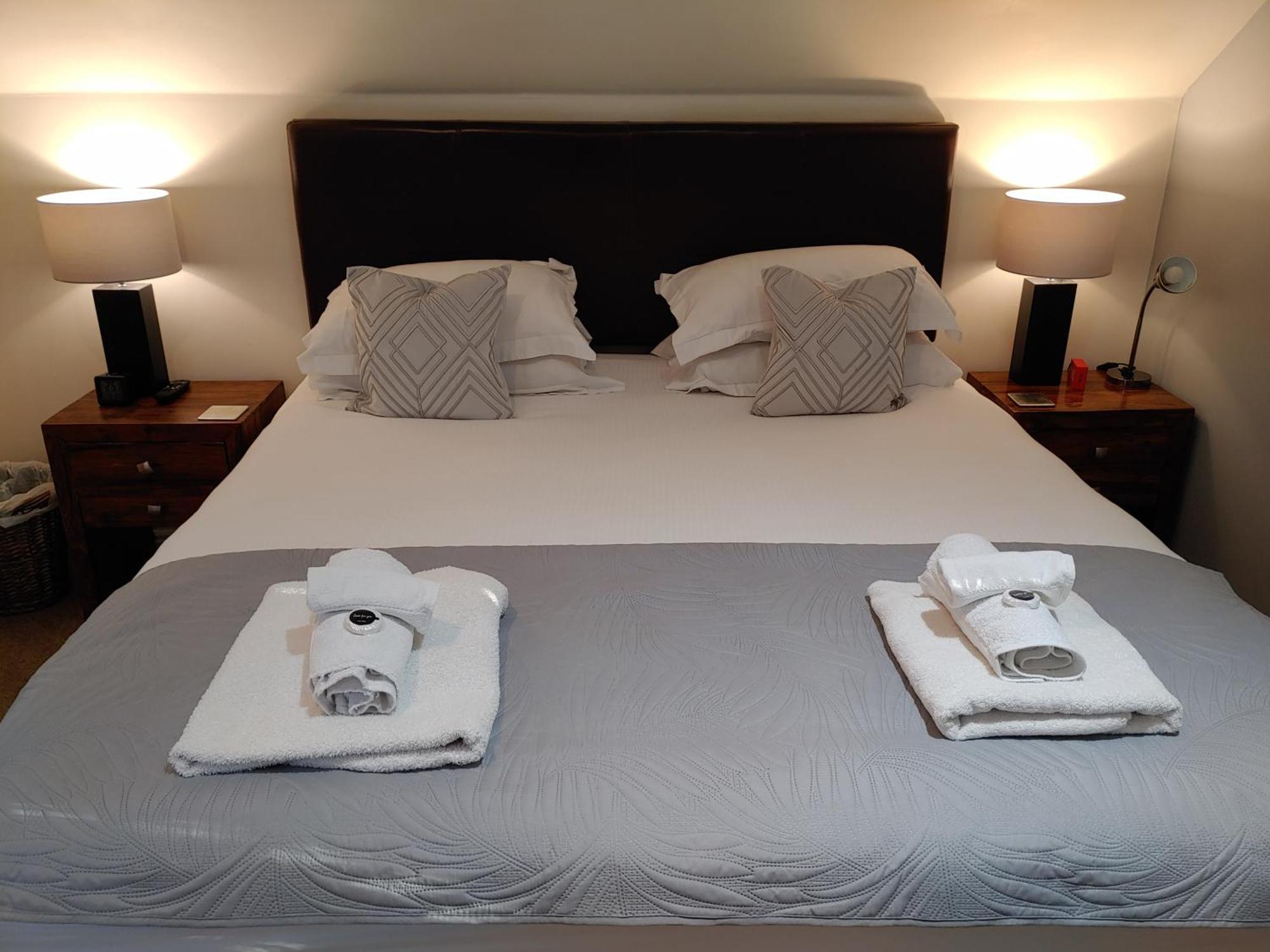 The Bath House Apartments - Free 1St Breakfast - Free Parking Exteriör bild