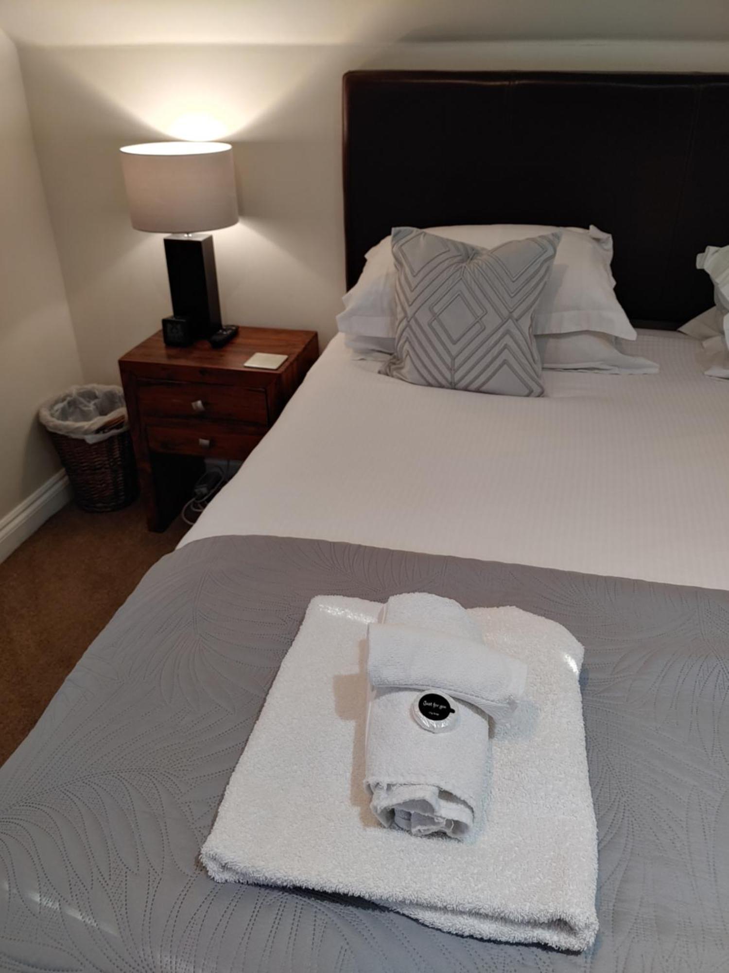 The Bath House Apartments - Free 1St Breakfast - Free Parking Exteriör bild