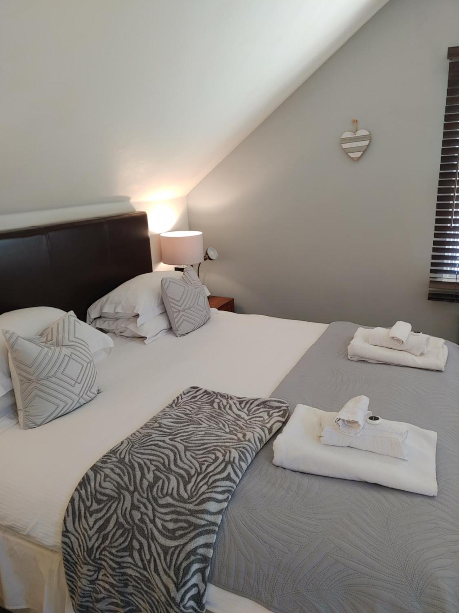 The Bath House Apartments - Free 1St Breakfast - Free Parking Exteriör bild